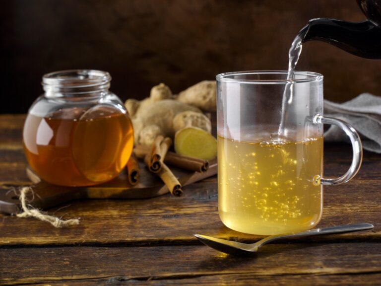  Ζεστό νερό με μέλι:Τα οφέλη για τη υγεία μας